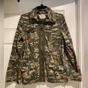 Ashley by 26 International Downtown Collection Camo floral Utility jack…